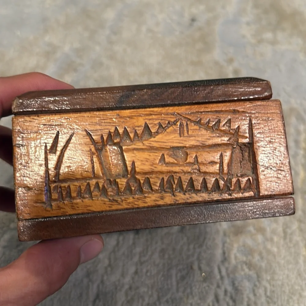 Antique/Vintage Jewelry Box Wood Hand Carved Hinged tropical design monkey pod